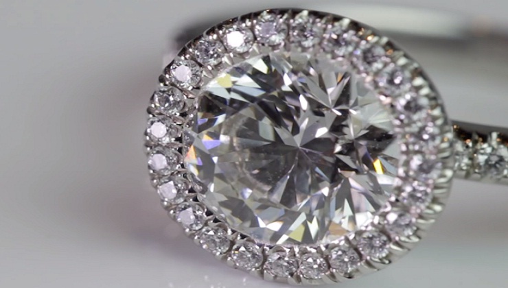 How to Buy the biggest round Diamond Engagement Ring for your Budget