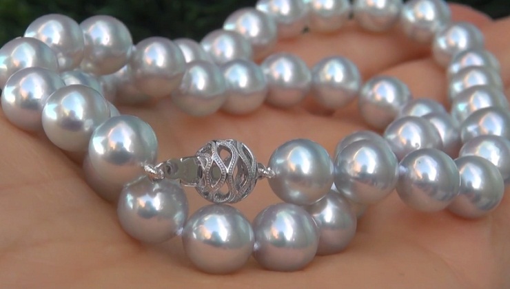 Japanese Blue Akoya Pearl & Solid 18k White Gold Necklace
