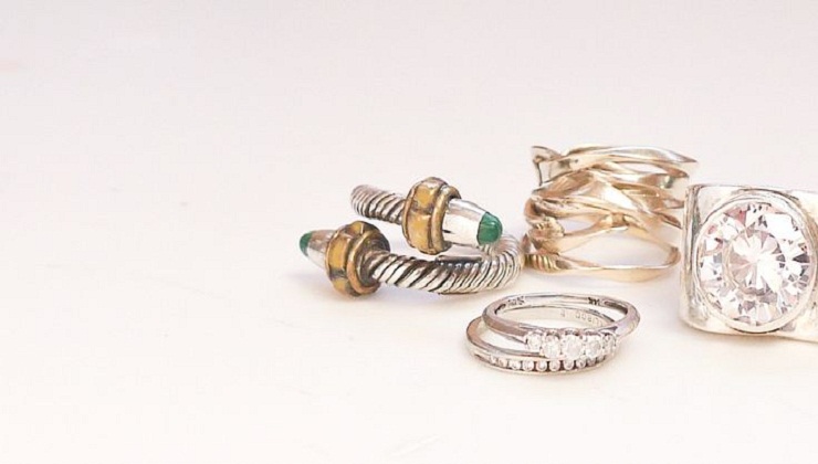 Easy DIY Jewelry Cleaner