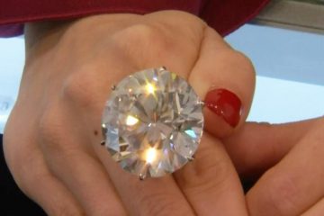 Gems and Jewels go on display in Los Angeles ahead of auction
