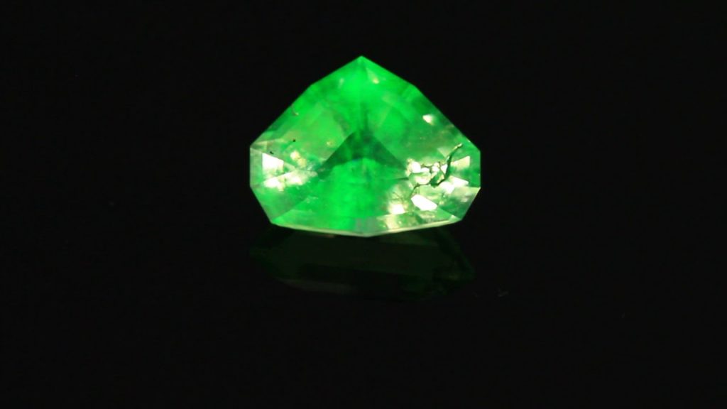 Glowing Gemstones – Faceting Hyalite Opal